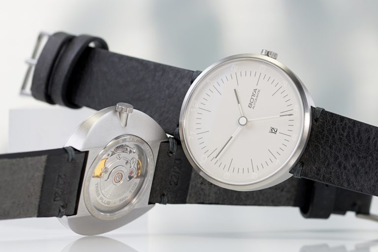 TRES – The third generation of the BOTTA design three-hand watch