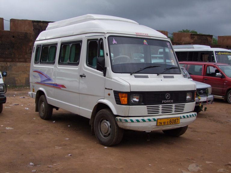 Tempo Traveller rent in Delhi | Tempo Traveller on rent Delhi