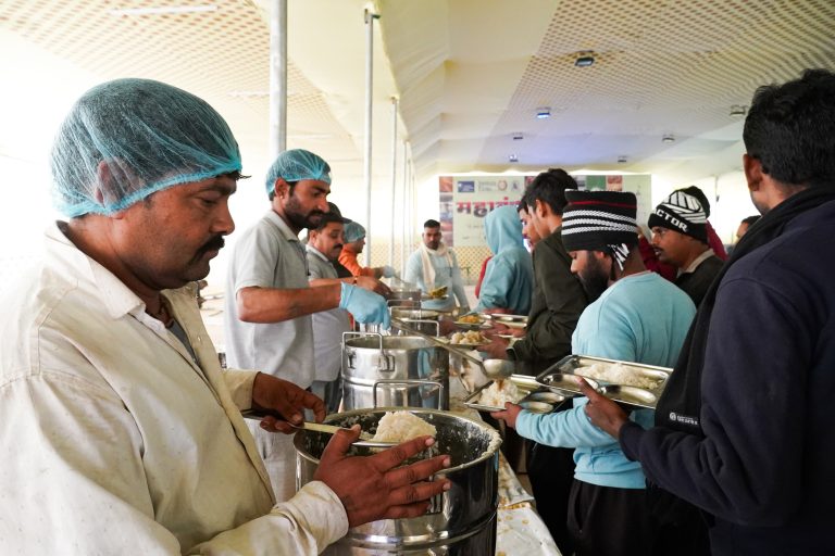 Akshaya Patra Foundation serves 20,000 Pilgrims with Meals everyday at Maha Kumbh